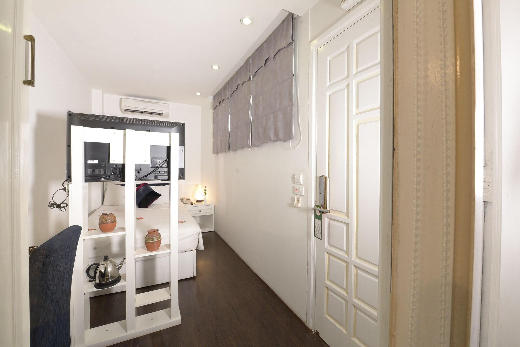 Mai Charming And Hotel 3*