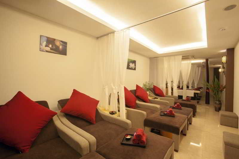 Mai Charming And Hotel